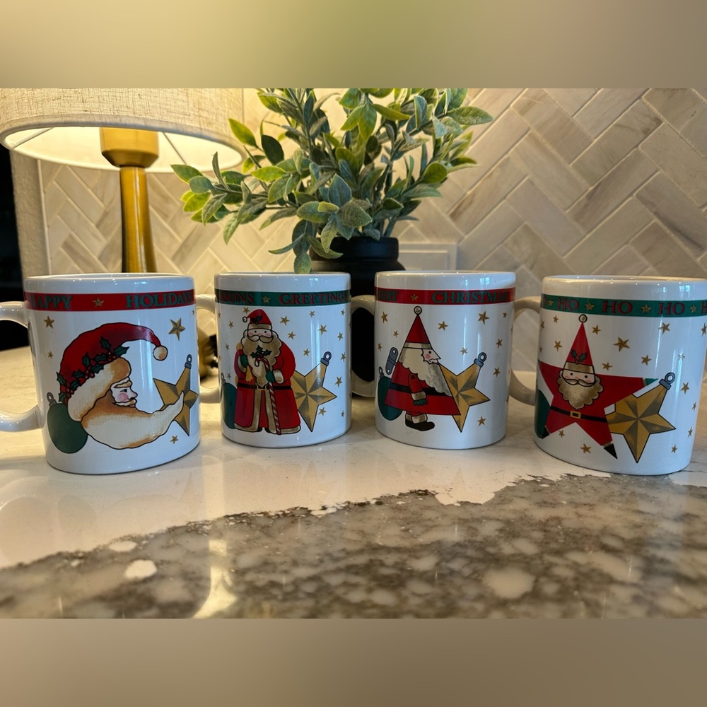 Festive Holiday Santa Mugs Set by Signature, Set of 4, Vintage